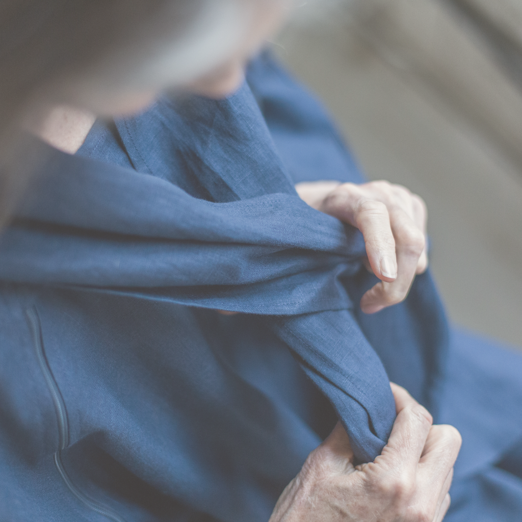 How to Don an Arkeras Gown